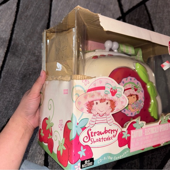 Strawberry Shortcake Stereo CD Boombox - Picture 2 of 6